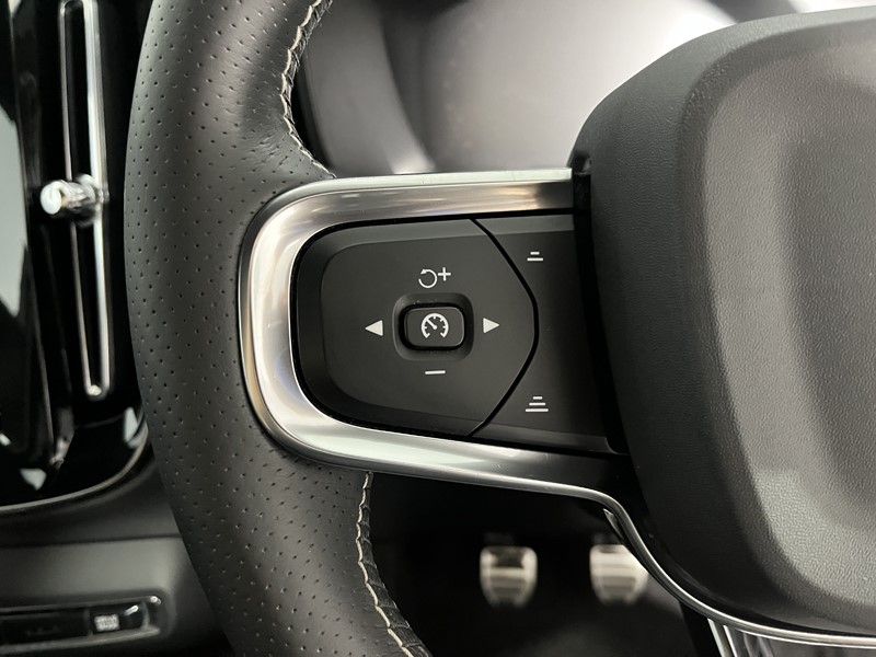 2020 (20) VOLVO XC40 1.5 T3 [163] R DESIGN 5dr 5303130