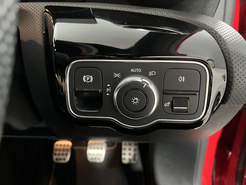 2019 (69) MERCEDES-BENZ A CLASS A200 AMG Line 5dr 5260807