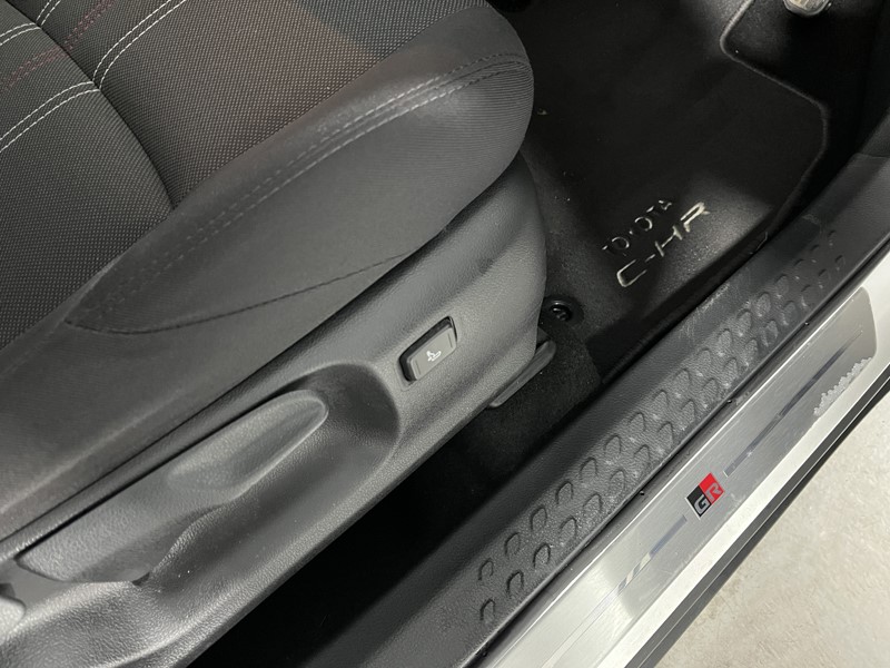 2023 (23) TOYOTA C-HR 1.8 Hybrid GR Sport 5dr CVT 5297328