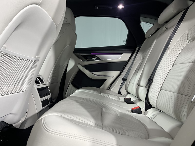 2022 (22) JAGUAR F-PACE 2.0 D200 R-Dynamic SE 5dr Auto AWD 5320492