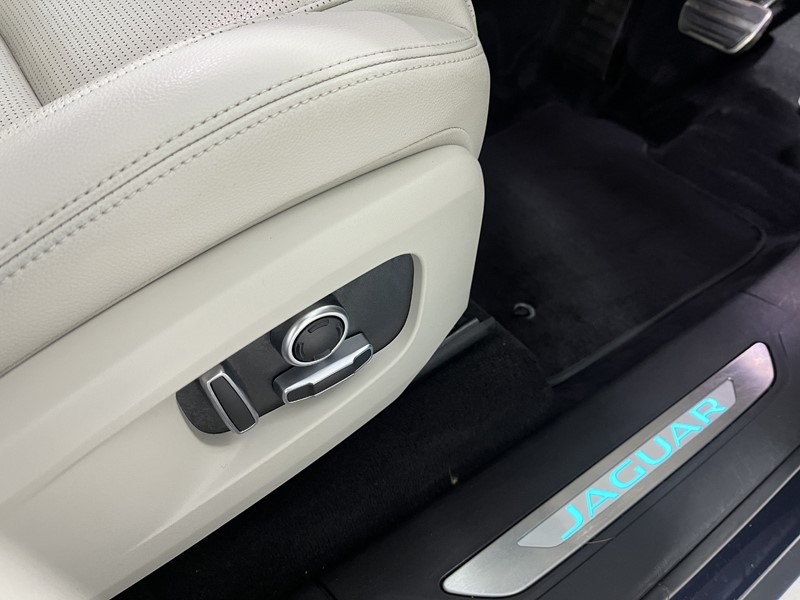 2022 (22) JAGUAR F-PACE 2.0 D200 R-Dynamic SE 5dr Auto AWD 5320477