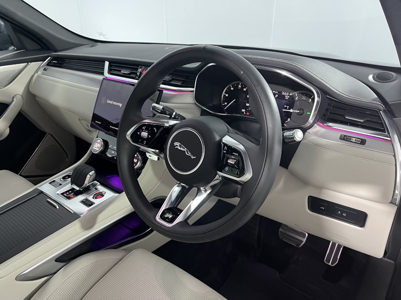 2022 (22) JAGUAR F-PACE 2.0 D200 R-Dynamic SE 5dr Auto AWD 5320464