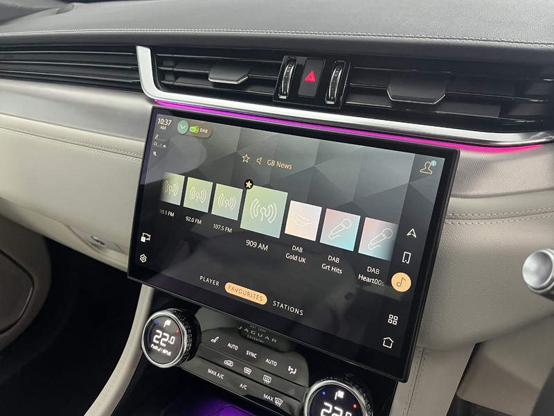 2022 (22) JAGUAR F-PACE 2.0 D200 R-Dynamic SE 5dr Auto AWD 5320485