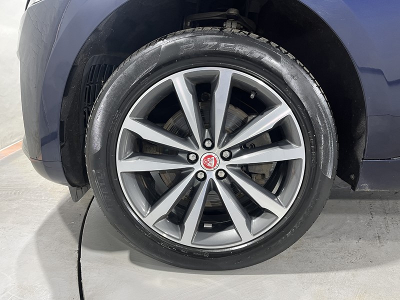 2022 (22) JAGUAR F-PACE 2.0 D200 R-Dynamic SE 5dr Auto AWD 5320472