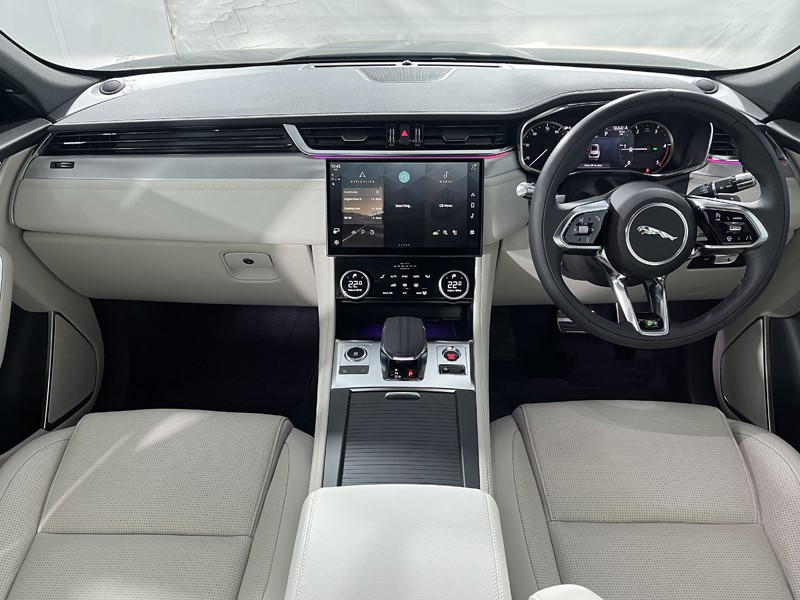 2022 (22) JAGUAR F-PACE 2.0 D200 R-Dynamic SE 5dr Auto AWD 5320462