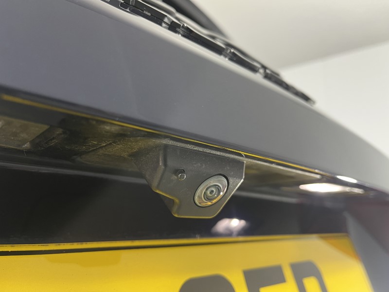 2022 (22) JAGUAR F-PACE 2.0 D200 R-Dynamic SE 5dr Auto AWD 5320501