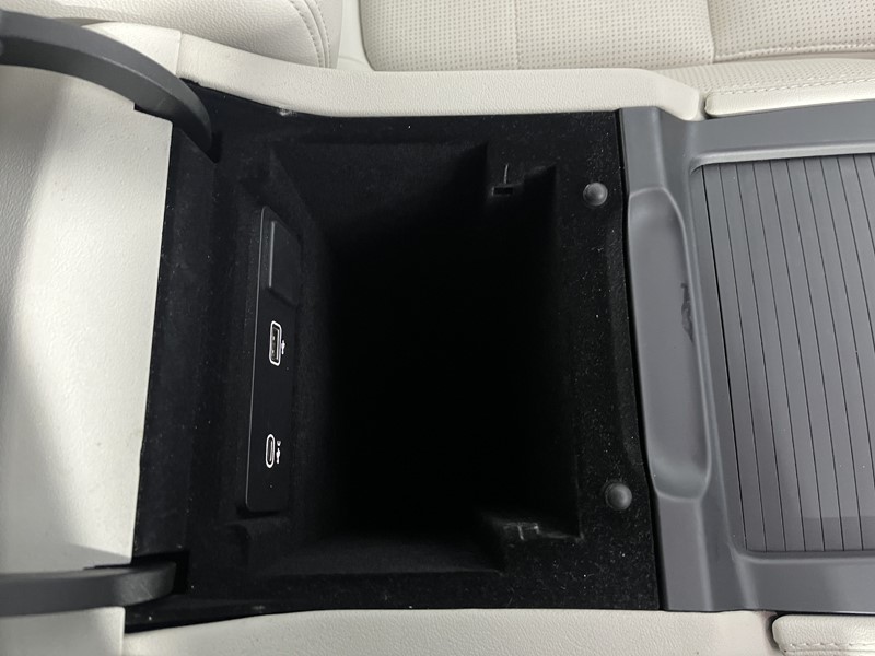 2022 (22) JAGUAR F-PACE 2.0 D200 R-Dynamic SE 5dr Auto AWD 5320490