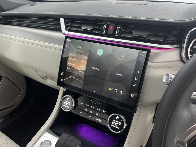 2022 (22) JAGUAR F-PACE 2.0 D200 R-Dynamic SE 5dr Auto AWD 5320466