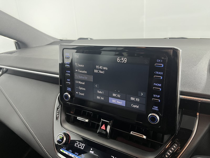 2021 (21) TOYOTA COROLLA 1.8 VVT-i Hybrid Design 5dr CVT 5358726