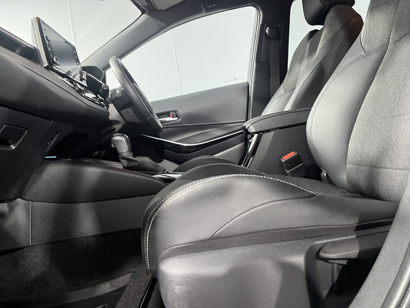 2021 (21) TOYOTA COROLLA 1.8 VVT-i Hybrid Design 5dr CVT 5358731