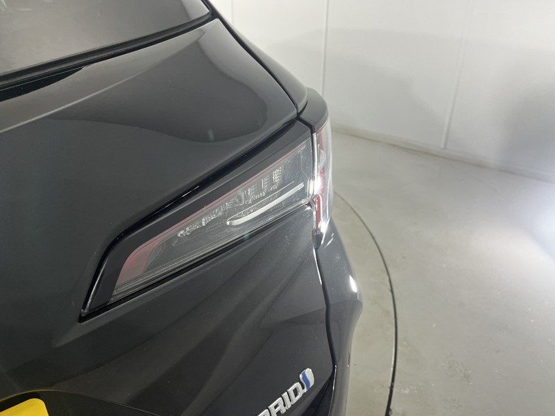 2021 (21) TOYOTA COROLLA 1.8 VVT-i Hybrid Design 5dr CVT 5358739