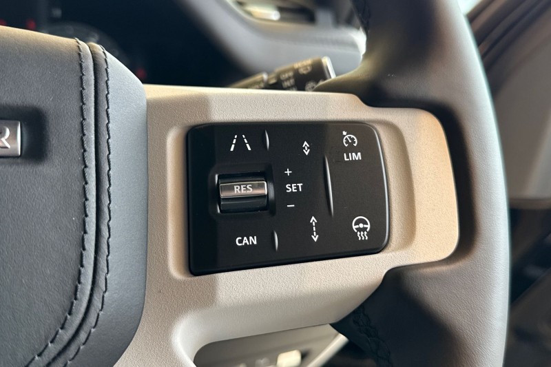  LAND ROVER DEFENDER 3.0 D350 X-Dynamic HSE 130 5dr Auto 5136675