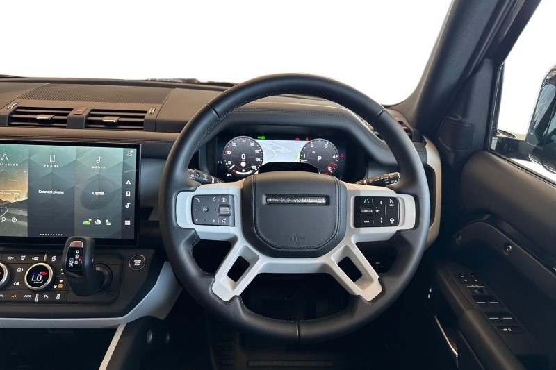  LAND ROVER DEFENDER 3.0 D350 X-Dynamic HSE 130 5dr Auto 5136662