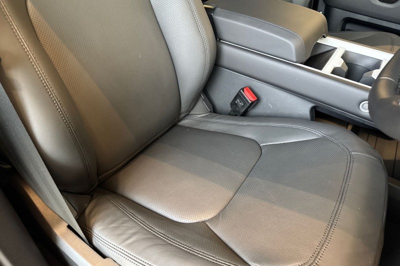  LAND ROVER DEFENDER 3.0 D350 X-Dynamic HSE 130 5dr Auto 5136672