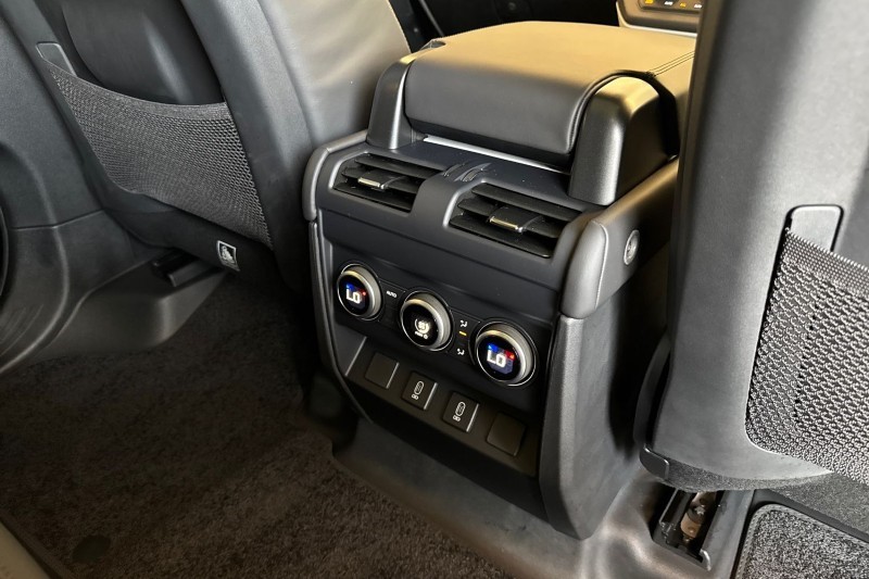  LAND ROVER DEFENDER 3.0 D350 X-Dynamic HSE 130 5dr Auto 5136665