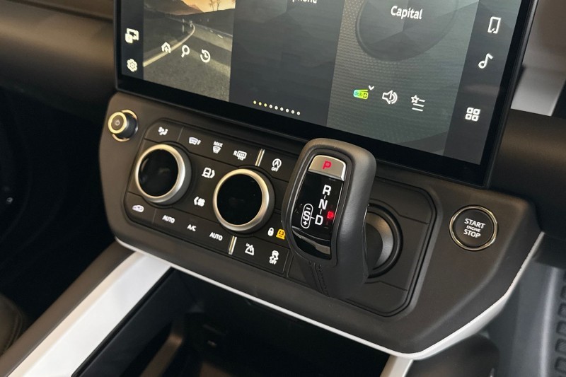  LAND ROVER DEFENDER 3.0 D350 X-Dynamic HSE 130 5dr Auto 5136660