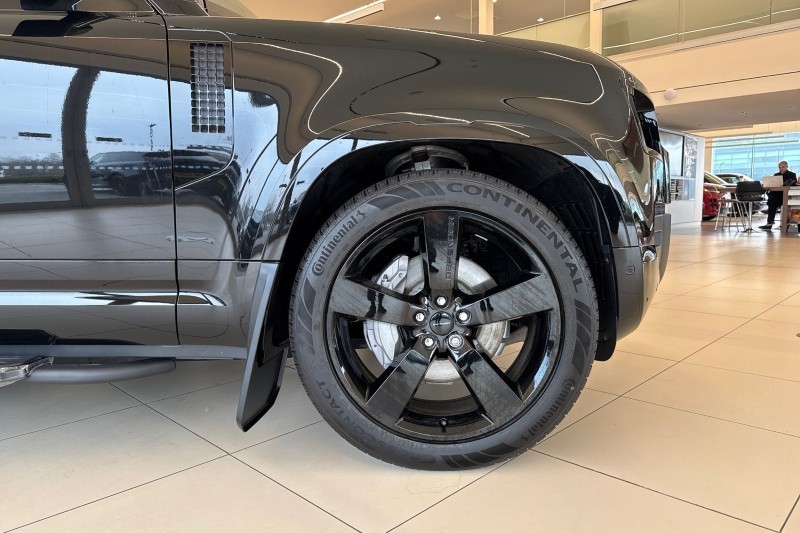  LAND ROVER DEFENDER 3.0 D350 X-Dynamic HSE 130 5dr Auto 5136655