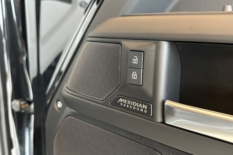  LAND ROVER DEFENDER 3.0 D350 X-Dynamic HSE 130 5dr Auto 5136693