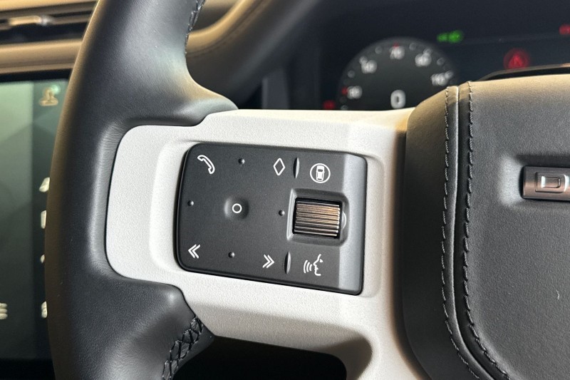  LAND ROVER DEFENDER 3.0 D350 X-Dynamic HSE 130 5dr Auto 5136674