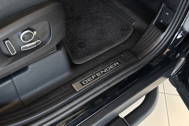  LAND ROVER DEFENDER 3.0 D350 X-Dynamic HSE 130 5dr Auto 5136667