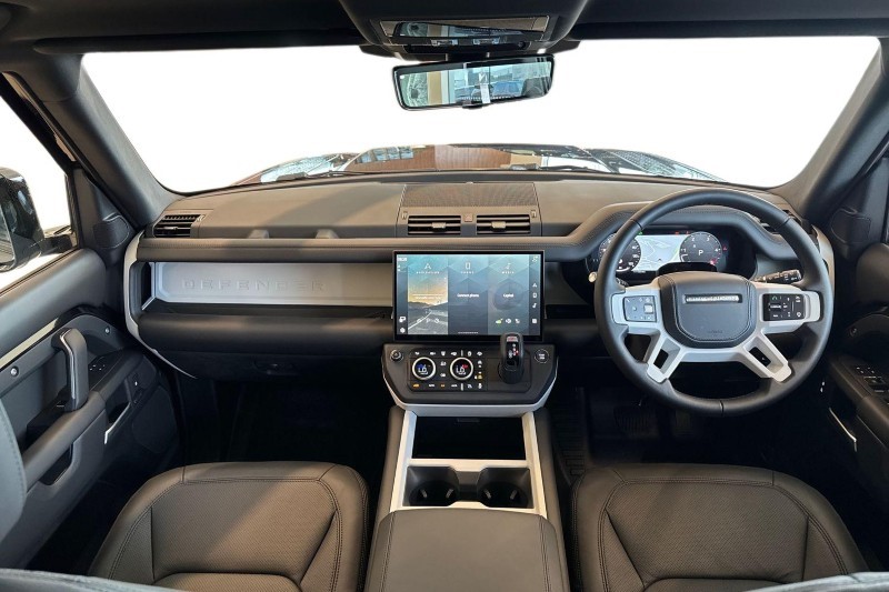  LAND ROVER DEFENDER 3.0 D350 X-Dynamic HSE 130 5dr Auto 5136656