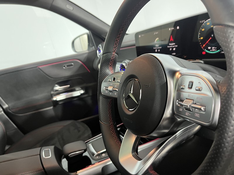 2023 (23) MERCEDES-BENZ EQB 300 4M 168kW AMG Line Premium 66.5kWh 5dr Auto 5372468