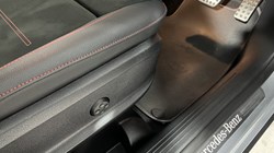 2024 (24) MERCEDES-BENZ GLB 200 AMG Line Premium Plus 5dr 7G-Tronic 5391890