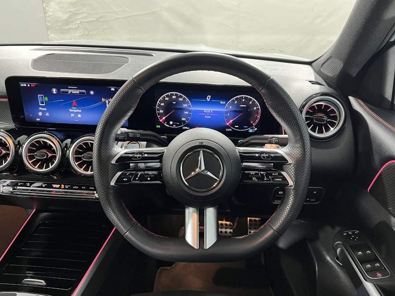 2024 (24) MERCEDES-BENZ GLB 200 AMG Line Premium Plus 5dr 7G-Tronic 5391875