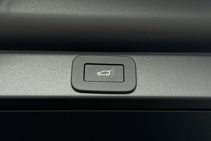  LAND ROVER RANGE ROVER 3.0 D300 HSE 4dr Auto 5134393