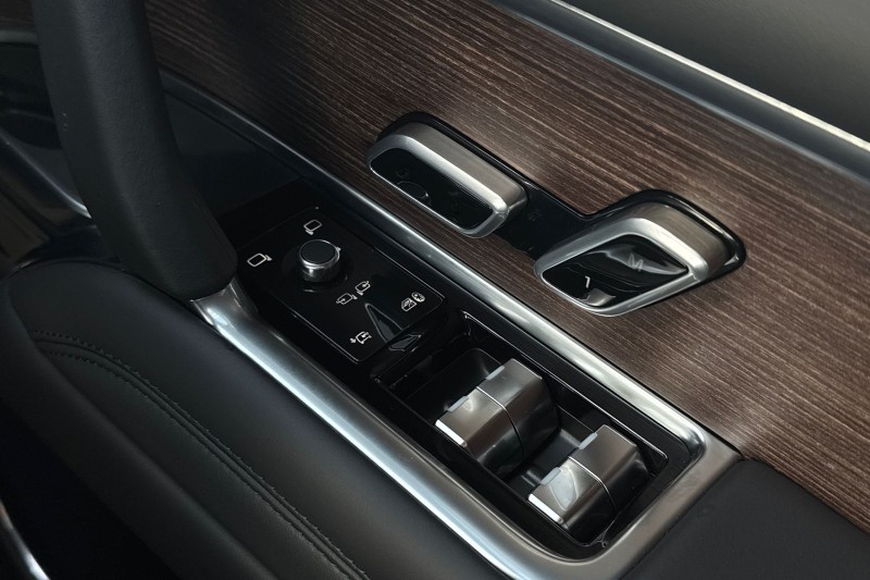  LAND ROVER RANGE ROVER 3.0 D300 HSE 4dr Auto 5134377