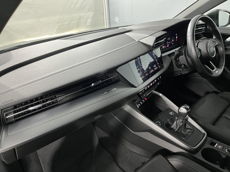 2020 (70) AUDI A3 35 TFSI S Line 5dr 5413550