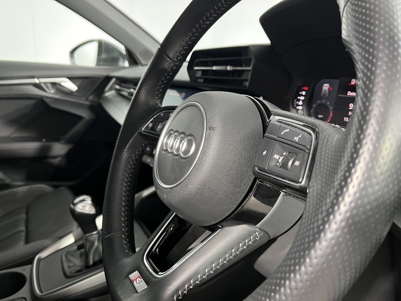 2020 (70) AUDI A3 35 TFSI S Line 5dr 5413564
