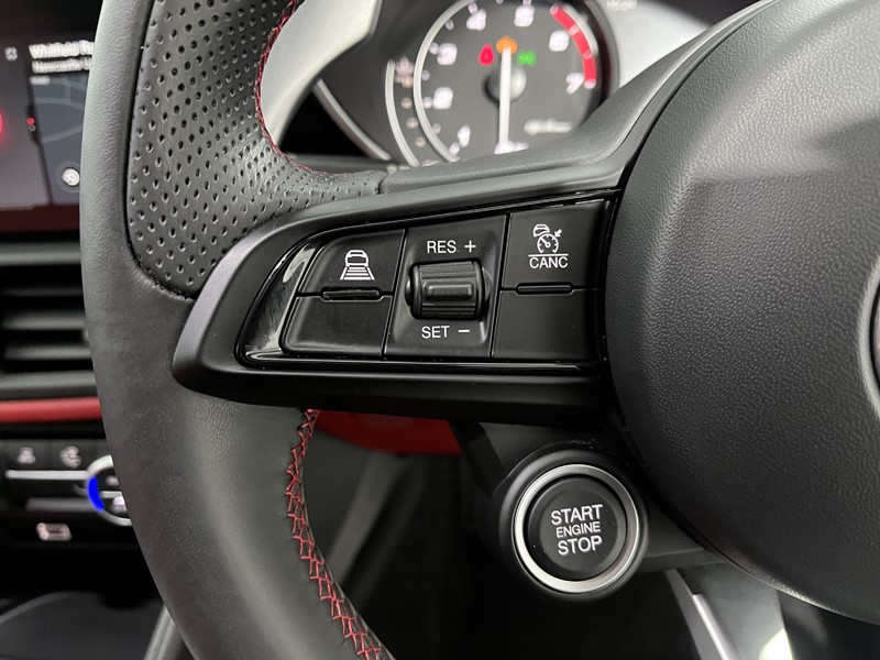 2021 (71) ALFA ROMEO GIULIA 2.0 TB 280 Veloce [Performance brake] 4dr Auto 5409603