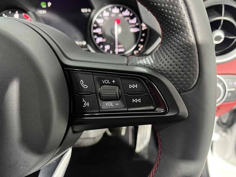 2021 (71) ALFA ROMEO GIULIA 2.0 TB 280 Veloce [Performance brake] 4dr Auto 5409604