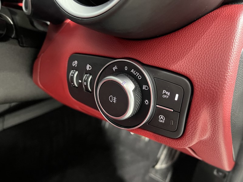 2021 (71) ALFA ROMEO GIULIA 2.0 TB 280 Veloce [Performance brake] 4dr Auto 5409601
