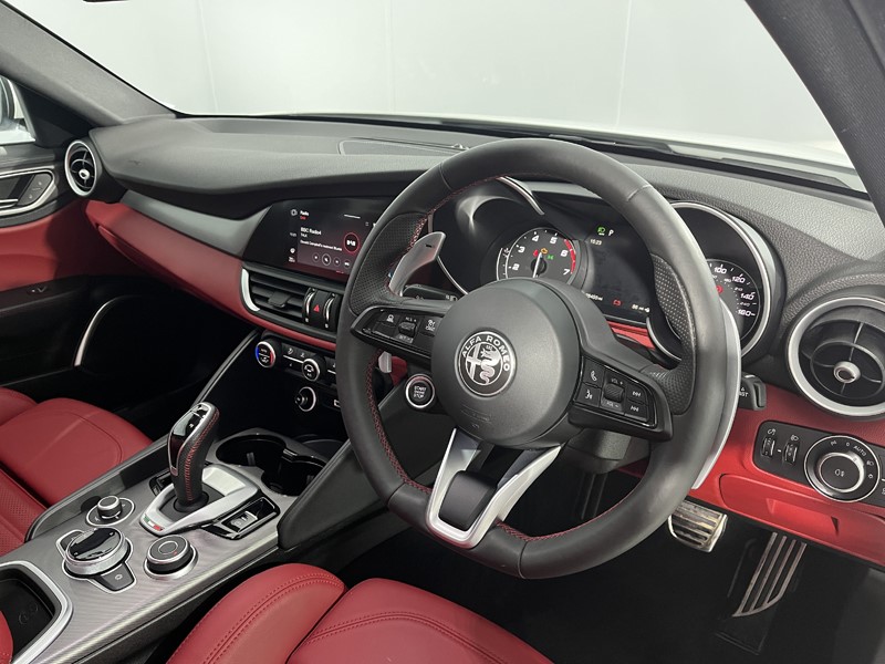 2021 (71) ALFA ROMEO GIULIA 2.0 TB 280 Veloce [Performance brake] 4dr Auto 5409586