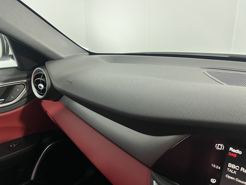 2021 (71) ALFA ROMEO GIULIA 2.0 TB 280 Veloce [Performance brake] 4dr Auto 5409606