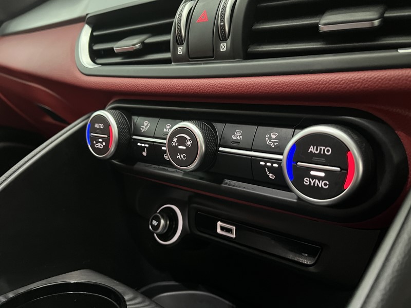 2021 (71) ALFA ROMEO GIULIA 2.0 TB 280 Veloce [Performance brake] 4dr Auto 5409610