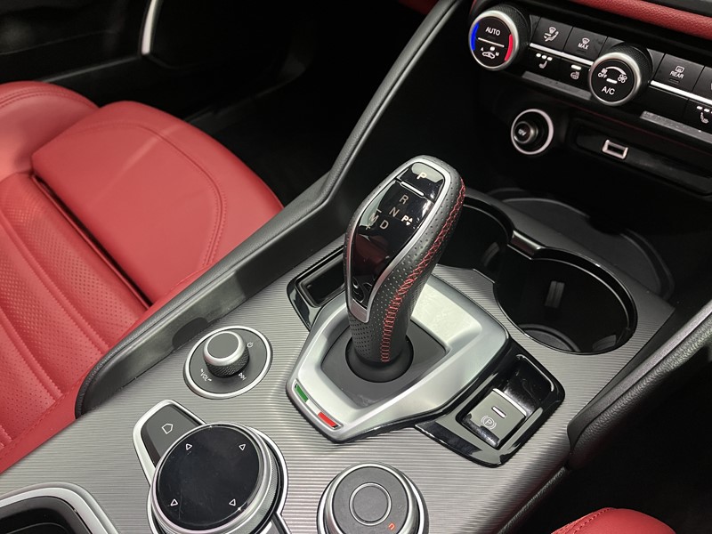 2021 (71) ALFA ROMEO GIULIA 2.0 TB 280 Veloce [Performance brake] 4dr Auto 5409590