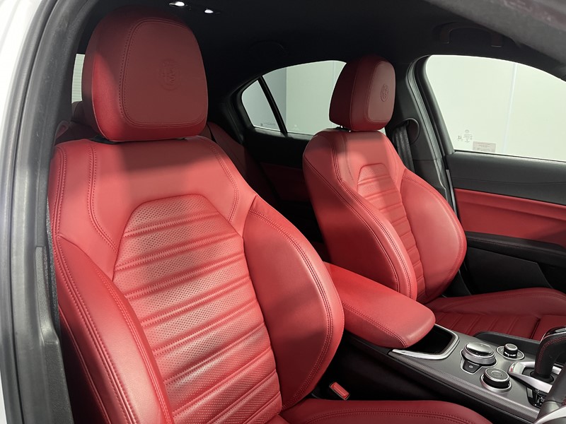 2021 (71) ALFA ROMEO GIULIA 2.0 TB 280 Veloce [Performance brake] 4dr Auto 5409591