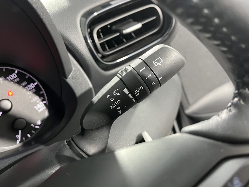 2021 (71) TOYOTA YARIS 1.5 Hybrid Icon 5dr CVT 5414571