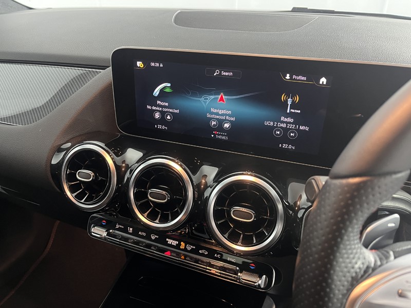 2021 (21) MERCEDES-BENZ GLA 200 AMG Line Executive 5dr Auto 5686483
