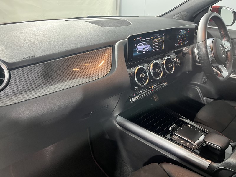 2021 (21) MERCEDES-BENZ GLA 200 AMG Line Executive 5dr Auto 5686482