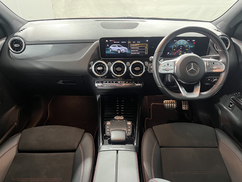 2021 (21) MERCEDES-BENZ GLA 200 AMG Line Executive 5dr Auto 5686479