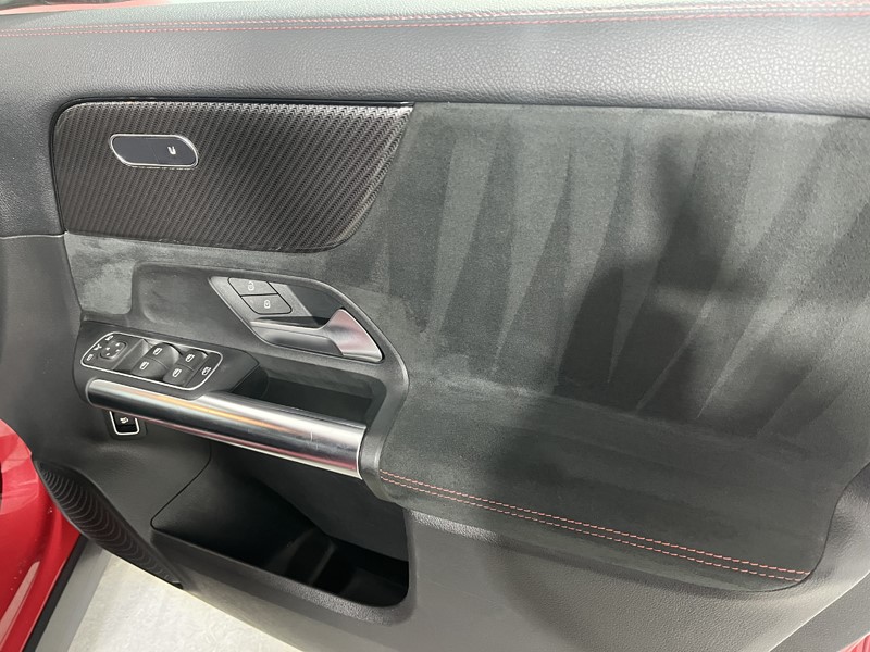 2021 (21) MERCEDES-BENZ GLA 200 AMG Line Executive 5dr Auto 5686495
