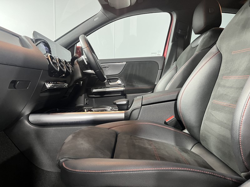 2021 (21) MERCEDES-BENZ GLA 200 AMG Line Executive 5dr Auto 5686508