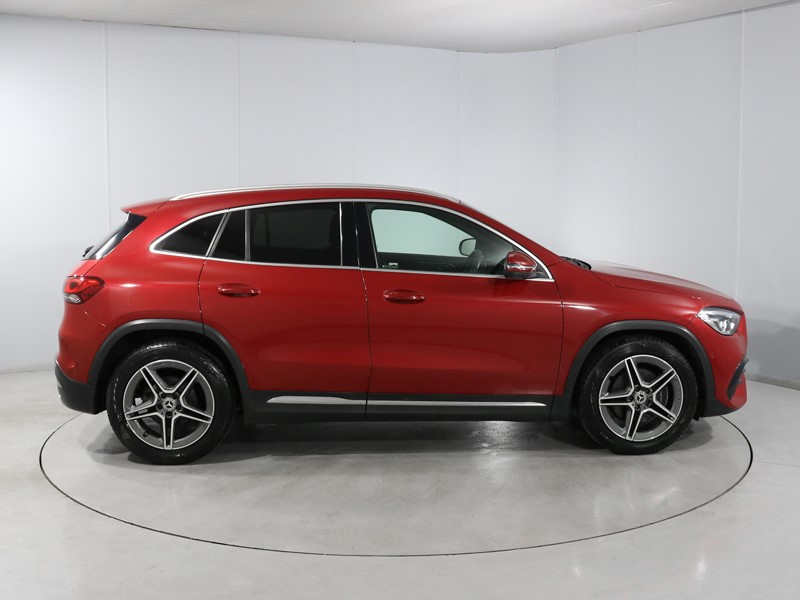 2021 (21) MERCEDES-BENZ GLA 200 AMG Line Executive 5dr Auto 5686478