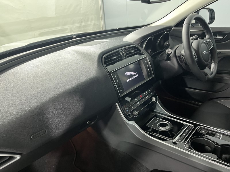 2017 (17) JAGUAR XE 2.0d [180] Prestige 4dr Auto 5506827