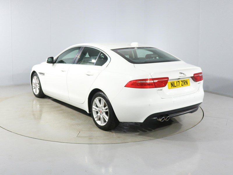 2017 (17) JAGUAR XE 2.0d [180] Prestige 4dr Auto 5466092