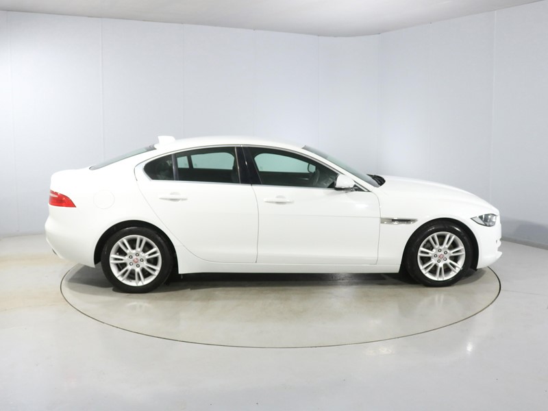 2017 (17) JAGUAR XE 2.0d [180] Prestige 4dr Auto 5506823